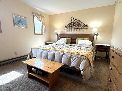 46 Old Falls Road, Liverpool, NS 