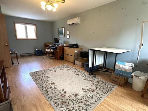 46 Old Falls Road, Liverpool, NS 