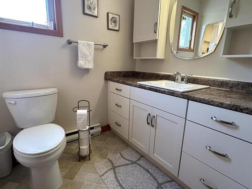 46 Old Falls Road, Liverpool, NS 