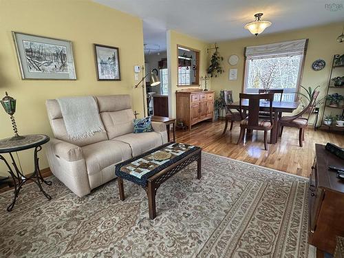 46 Old Falls Road, Liverpool, NS 