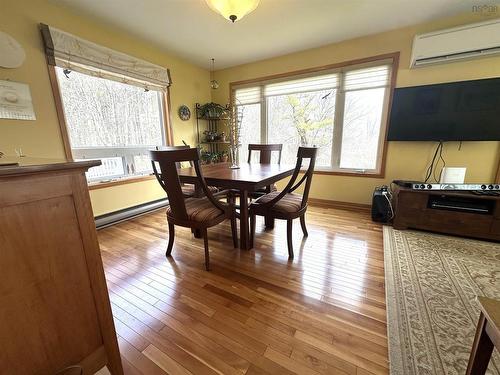 46 Old Falls Road, Liverpool, NS 