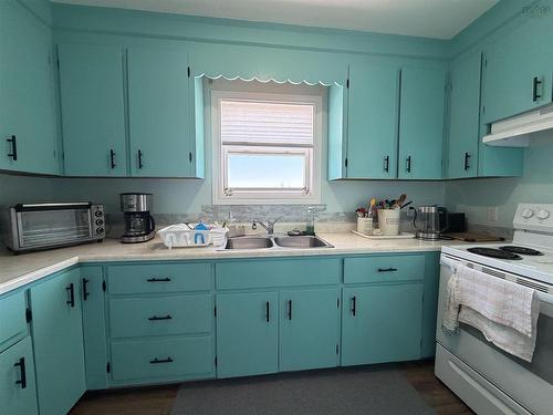 28019 Highway 7, Moosehead, NS 