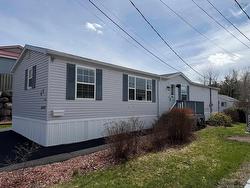 44 Clairmount Avenue Bridgewater, NS B4V 4C8