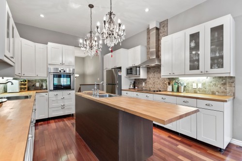 Kitchen - 2 Rue Du Mirage, Lac-Brome, QC - Indoor Photo Showing Kitchen With Upgraded Kitchen