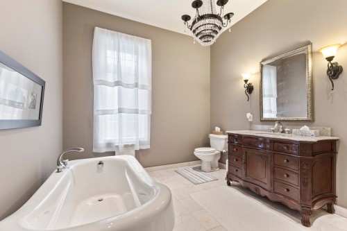 Bathroom - 2 Rue Du Mirage, Lac-Brome, QC - Indoor Photo Showing Bathroom