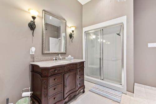 Bathroom - 2 Rue Du Mirage, Lac-Brome, QC - Indoor Photo Showing Bathroom