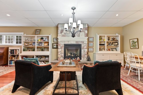 Family Room - 2 Rue Du Mirage, Lac-Brome, QC - Indoor With Fireplace
