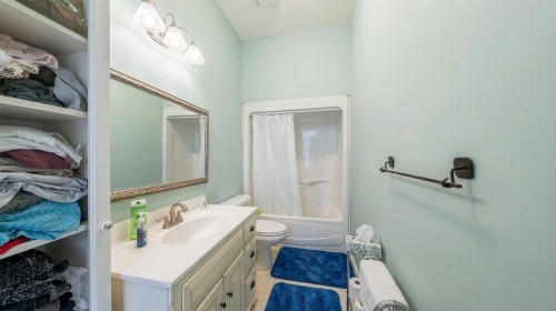 Bathroom - 2 Rue Du Mirage, Lac-Brome, QC - Indoor Photo Showing Bathroom