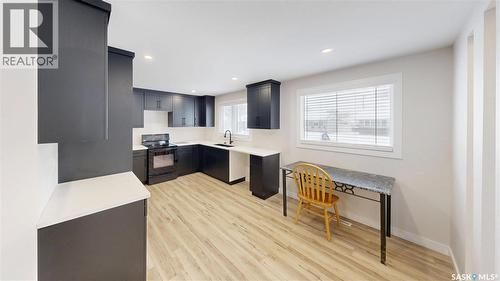 1511 8Th Avenue N, Regina, SK - Indoor Photo Showing Kitchen