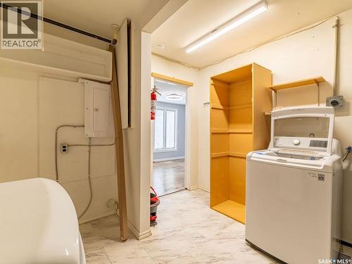 2518 Tomlinson Crescent, Saskatoon, SK - Indoor Photo Showing Laundry Room