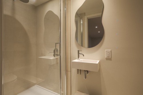 Bathroom - 7249Z Av. Louis-Hébert, Montréal (Villeray/Saint-Michel/Parc-Extension), QC - Indoor Photo Showing Bathroom