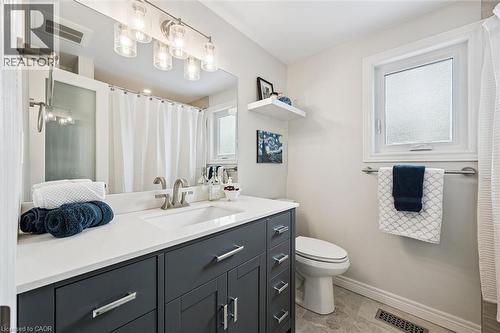 39 Celia Crescent, Guelph, ON - Indoor Photo Showing Bathroom