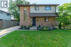 232 CEDARWOODS Crescent Kitchener, ON N2C 2J8