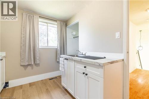 232 Cedarwoods Crescent, Kitchener, ON - Indoor Photo Showing Bathroom