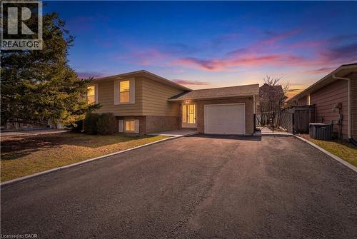 7238 PARKDALE Street  Niagara Falls, ON L2E 5P3