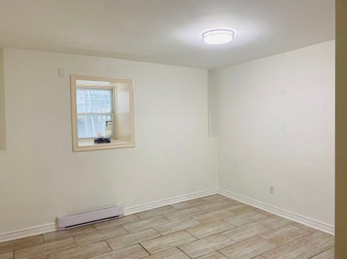 Game Room - 2570 Boul. Henri-Bourassa E., Montréal (Ahuntsic-Cartierville), QC - Indoor Photo Showing Other Room