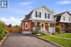 8 CARLYLE Street Brantford, ON N3T 2C1