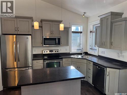 1118 Paton Lane, Saskatoon, SK - Indoor Photo Showing Kitchen