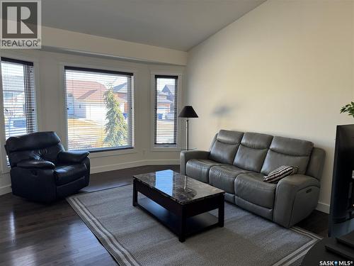 1118 Paton Lane, Saskatoon, SK - Indoor Photo Showing Living Room