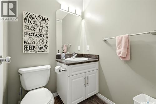 5 Corbin Bay, Grand Coulee, SK - Indoor Photo Showing Bathroom