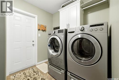 5 Corbin Bay, Grand Coulee, SK - Indoor Photo Showing Laundry Room