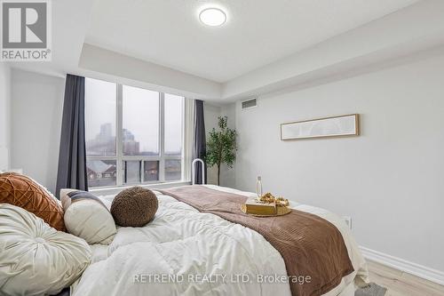 602 - 310 Red Maple Road, Richmond Hill, ON - Indoor Photo Showing Bedroom