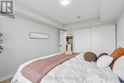 602 - 310 Red Maple Road, Richmond Hill, ON - Indoor Photo Showing Bedroom