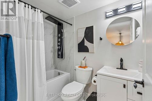 602 - 310 Red Maple Road, Richmond Hill, ON - Indoor Photo Showing Bathroom