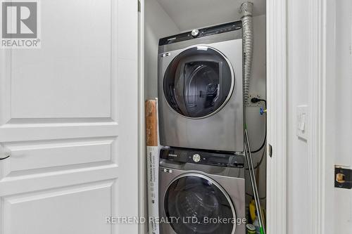 602 - 310 Red Maple Road, Richmond Hill, ON - Indoor Photo Showing Laundry Room