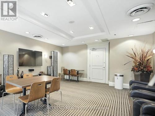 602 - 310 Red Maple Road, Richmond Hill, ON - Indoor