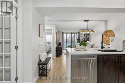 602 - 310 Red Maple Road, Richmond Hill, ON - Indoor Photo Showing Other Room