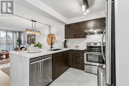 602 - 310 Red Maple Road, Richmond Hill, ON - Indoor Photo Showing Kitchen With Stainless Steel Kitchen