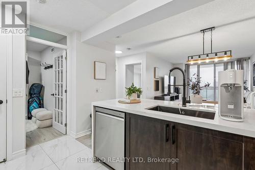 602 - 310 Red Maple Road, Richmond Hill, ON - Indoor