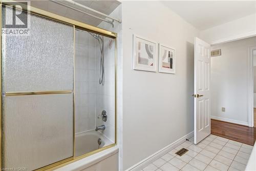 12 Sumner Crescent, Grimsby, ON - Indoor Photo Showing Bathroom