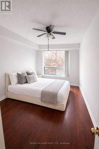 215 - 3 Ellesmere Street, Richmond Hill, ON - Indoor Photo Showing Bedroom