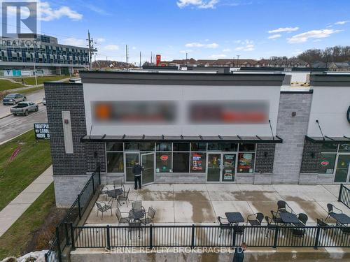 1876 Oxford Street W, London South (South B), ON 