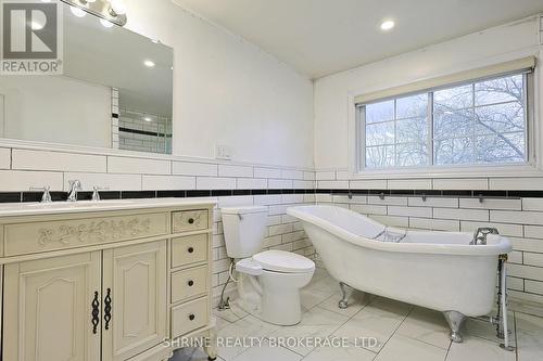 127 Odessa Avenue, London South (South O), ON - Indoor Photo Showing Bathroom