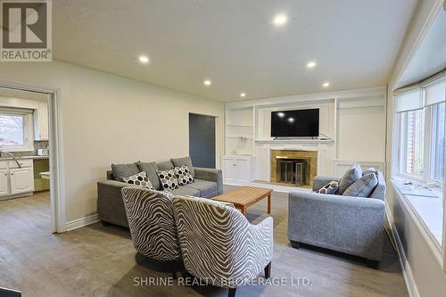127 Odessa Avenue, London South (South O), ON - Indoor Photo Showing Living Room With Fireplace