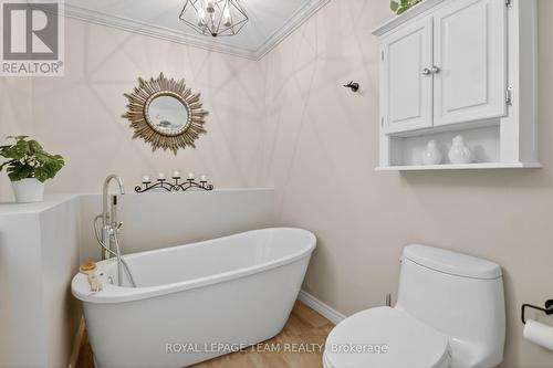 124 Macassa Circle, Ottawa, ON - Indoor Photo Showing Bathroom