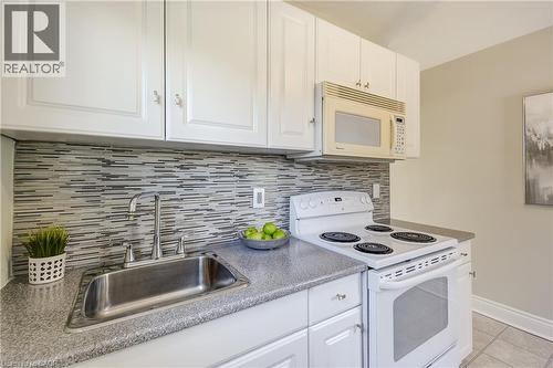 53 East 19Th Street, Hamilton, ON - Indoor Photo Showing Kitchen