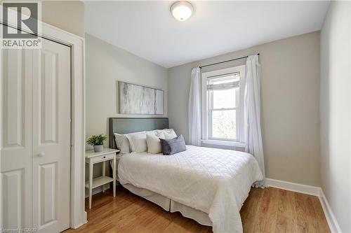 53 East 19Th Street, Hamilton, ON - Indoor Photo Showing Bedroom