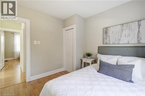 53 East 19Th Street, Hamilton, ON - Indoor Photo Showing Bedroom