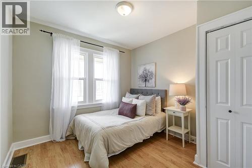 53 East 19Th Street, Hamilton, ON - Indoor Photo Showing Bedroom