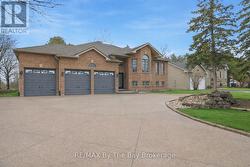 70 FAIRWAY CRESCENT Wasaga Beach, ON L9Z 1B8