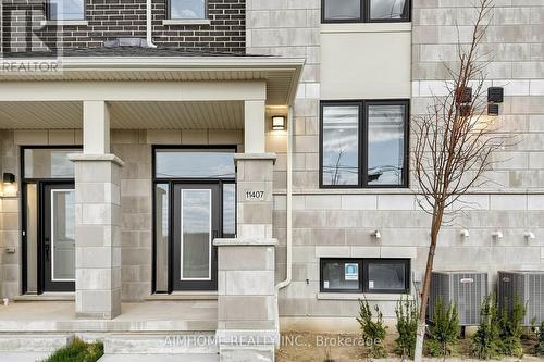 11407 Leslie Street, Richmond Hill, ON -  With Facade