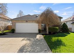 430 WOODRIDGE Drive Tecumseh, ON N8N 4V5