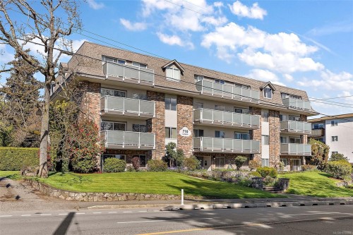 105-710 Lampson St  Esquimalt, BC V9A 6A6
