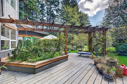 99 Garner Rd, Salt Spring, BC 
