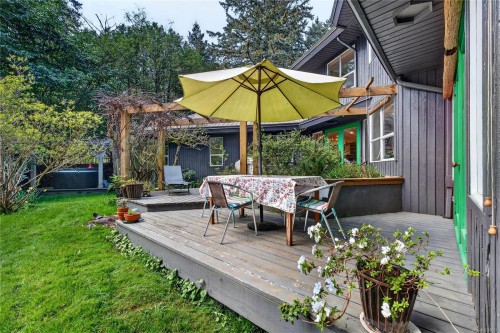 99 Garner Rd, Salt Spring, BC 