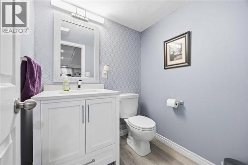 608 Mc Master Court, Sarnia, ON - Indoor Photo Showing Bathroom